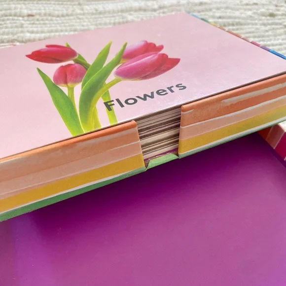 Lovevery Flash Cards -box set- - Picture 7 of 8